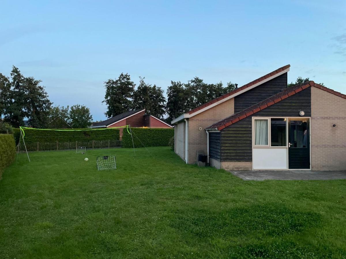 Huisje Earrebarre Tzummarum Exteriör bild