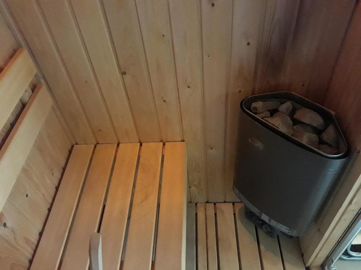 Huisje Earrebarre Tzummarum Exteriör bild